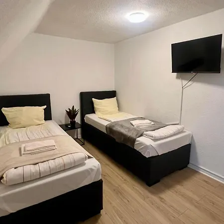 2,5-zimmer-dachgeschoss Monteurwohnung Apartament *