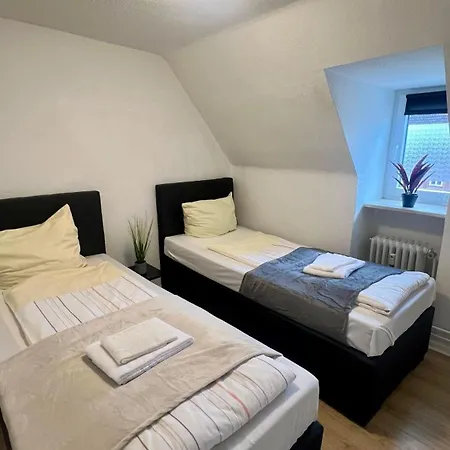 2,5-zimmer-dachgeschoss Monteurwohnung Apartament *