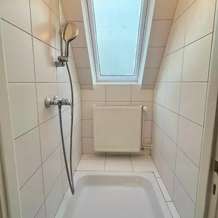 2,5-zimmer-dachgeschoss Monteurwohnung Neumünster