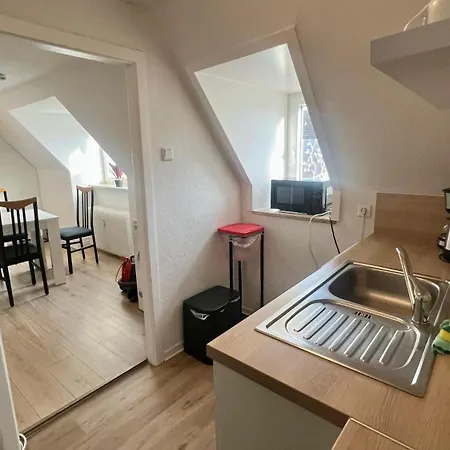 2,5-zimmer-dachgeschoss Monteurwohnung Apartment Neumuenster