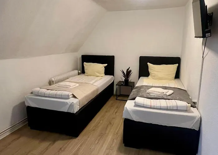 2,5-zimmer-dachgeschoss Monteurwohnung Апартаменты Ноймюнстер